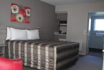 汽车旅馆  Carramar Motor Inn