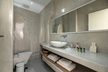 Aparthotel Aerenia Suites