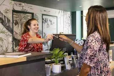 Hotelli Les Lodges   Parrot World