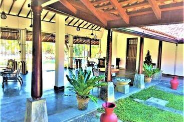 膳宿费 Ardeen Villa