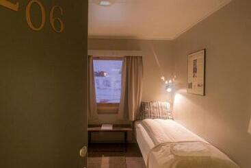 هاستل Coal Miners’ Cabins