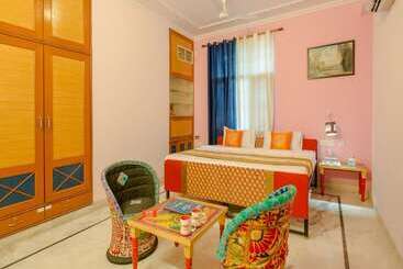 בית מלון כפרי Oyo Rooms Jawahar Circle