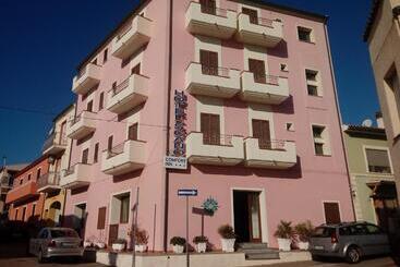 בית מלון כפרי Scano Comfort Inn