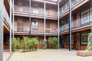 هتل The Cute City Centre Apartment