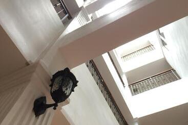 Belllo Hotel Jb Central