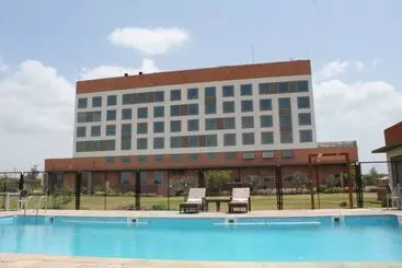 Отель Pride Elite, Phaltan