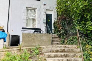 Residência Stunning 2 Bed House In Chatham