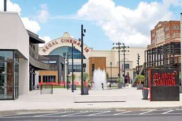 פנסיון Ravishing Downtown Home