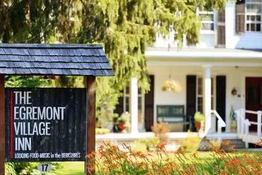 Huoneistohotelli The Egremont Village Inn