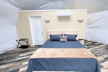 호텔 Lake Serenity Ranch