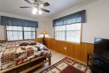 Mökkimajoitus Little Mountain Hideaway