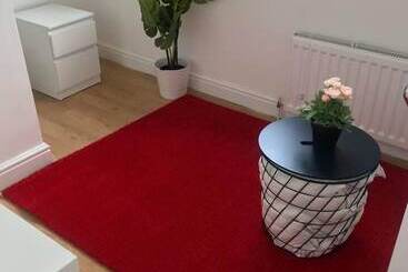 Резиденция Stunning 5 Bed House In Erith, Greater London