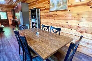 Mökkimajoitus South Side Serenity