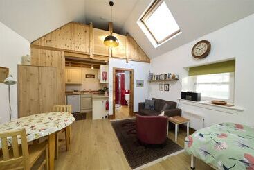 The Smithy House & Cottages