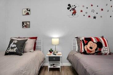 קוטג'' Charming Home With Private Pool And Electric Fire Place! #4bc110