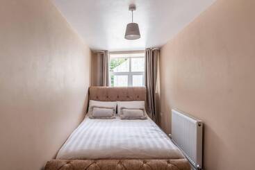 住所  Beautiful 2 Bed House In Egremont Milo S Place