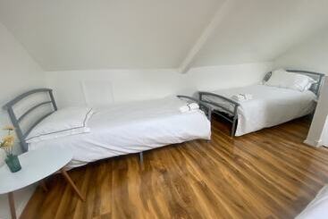 اقامتگاه Lovely And Cosy House In Cardiff, South Wales