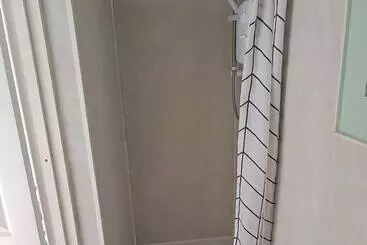 Mökkimajoitus The Pines Cabin