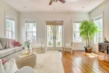 Mökkimajoitus Bellview By Avantstay Gorgeous Home W/ Multiple Balconies & Living Areas