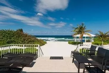کلبه Cayman Sands