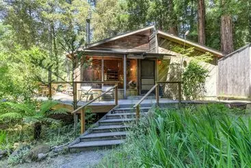 コテージ Forest Sea Cabin