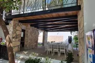 Hotel Garden Suites Tonlá