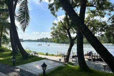 호텔 Lagoon Sarovar Premiere Resort, Pondicherry