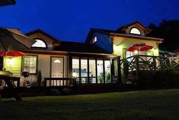 Pension On The Sea Shore In The Bosom Department Byeonsanbando