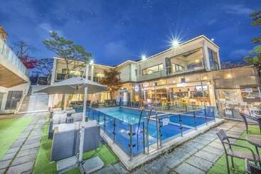 Pensão Gapyeong Jh Poolvilla & Glamping