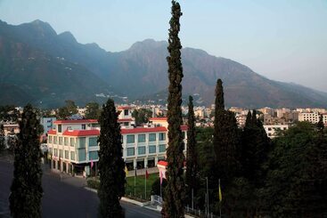 هتل The Vaishnodevi Sarovar Portico
