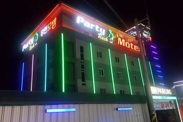 Pohang Ocheon Party Rock Motel
