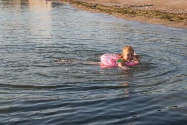 بيت ريفى Sandys Beach House