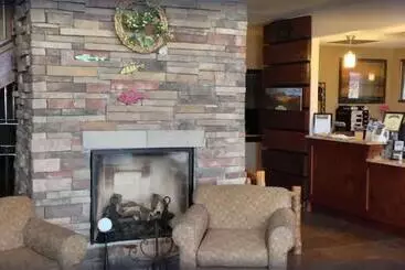 Отель A Riverside Inn Travelodge By Wyndham