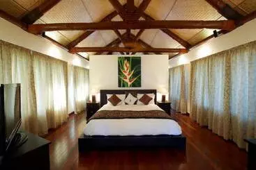 酒店 Nanuku Resort Fiji