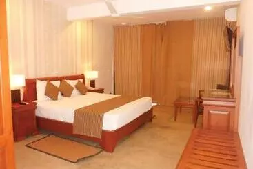 Hotel Paradise Beach Club