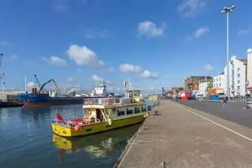 Mökkimajoitus About Tern