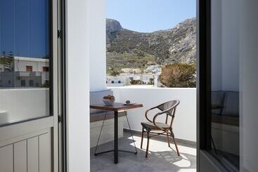 Hotel Mountain And Sea Suites