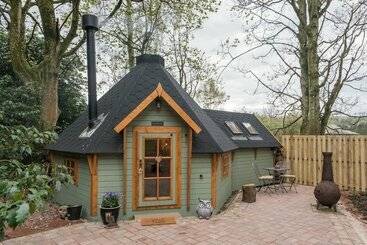 بيت ريفى Copper Beech Cabin For Couples, Outdoor Bath