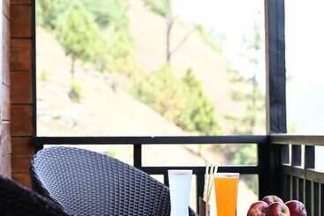 בית מלון כפרי Justa Cliffend Resort & Spa Mashobra