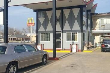 호텔 Skypalace Inn & Suites Hutchinson