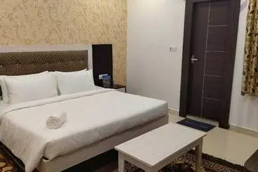 Hotel Green Leaf