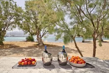 اقامتگاه Psathi Beach House