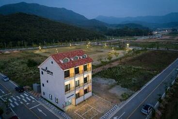 Buan Cozy Cabin Pension