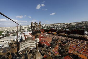 Hotel Ada Cave Suites