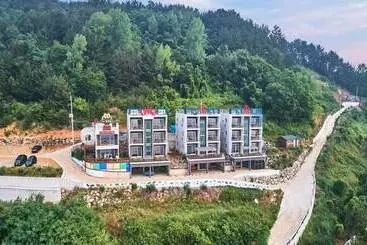 Yeongdeok Hyanguiteo Pension