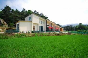 Gangneung Tyche House Pension