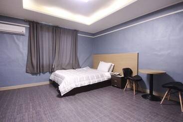 מוטל Andong Some