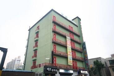 Motel Jeonju Uadong Urban Stay