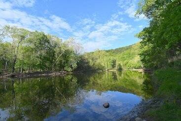 Kır Evi Ahh ... Riverwood