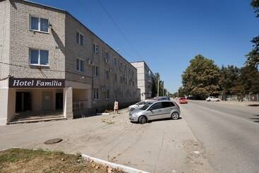 فندق Familia